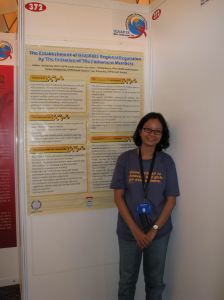 Rotation of Resize of Picture1 274 bergaya di depan poster