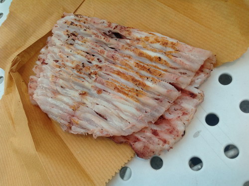 Sebelum dibagi dua dan dimakan