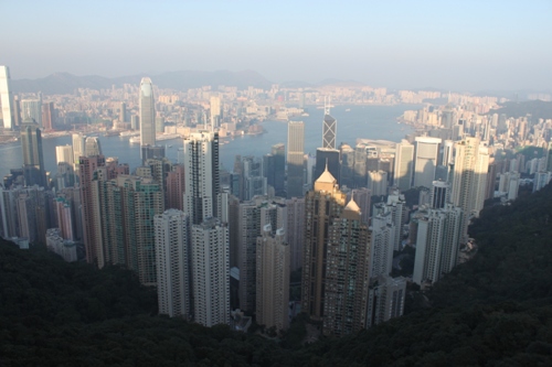The Peak, suhu di sini lebih dingin daripada di bawah sana.