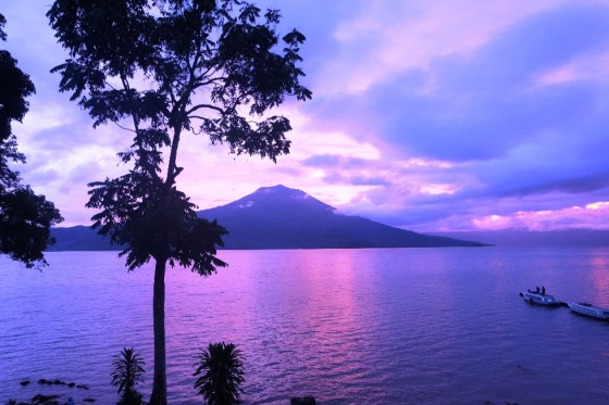 Gunung Seminung dan danau Ranau