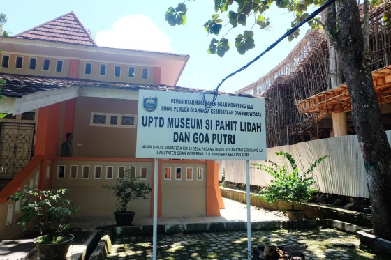 Musium si pahit lidah dan goa putri
